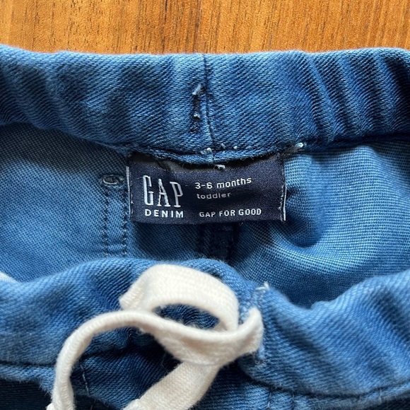 GAP baby jeans, size 3-6 months - Picture 2 of 2